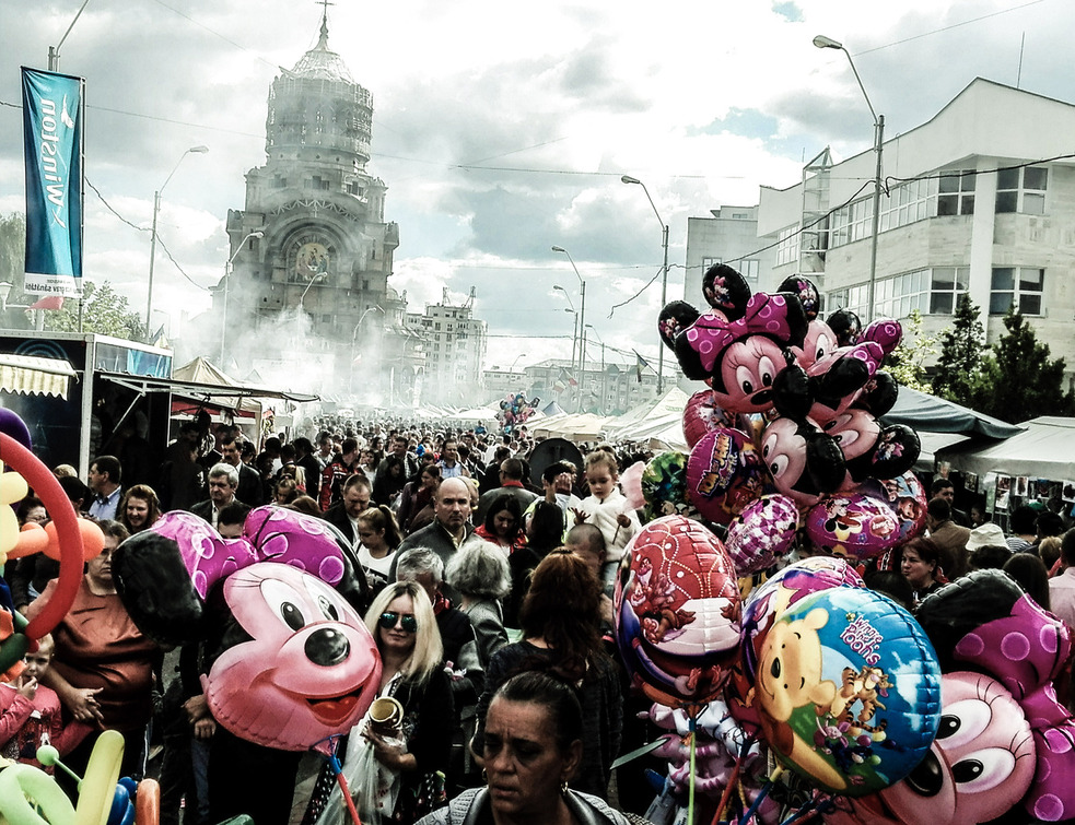 Sărbătoarea Castanelor, sărbătoarea kitsch-ului?