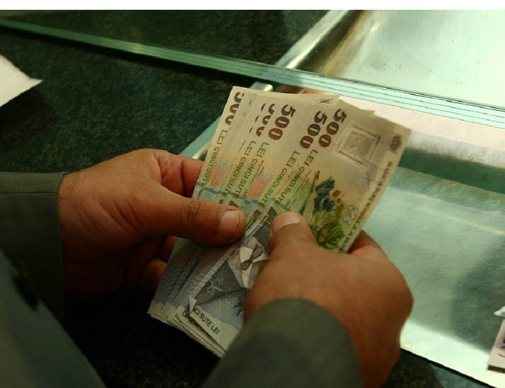 Taxă lunară pentru românii plecați la muncă în străinătate ! Vezi la cât se ridică