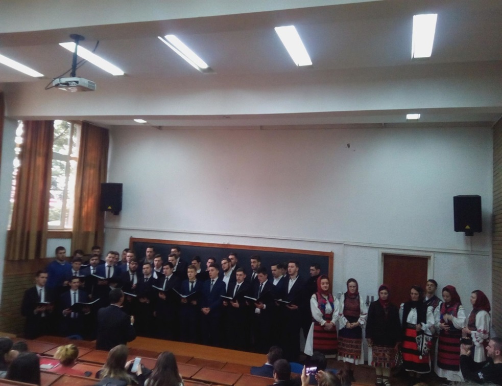 VIDEO | Concert de colinde în Amfiteatrul Facultății de Litere