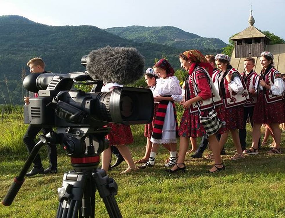 EVENIMENT – Seară de film și expoziție foto ”Maramureșul în imagini”