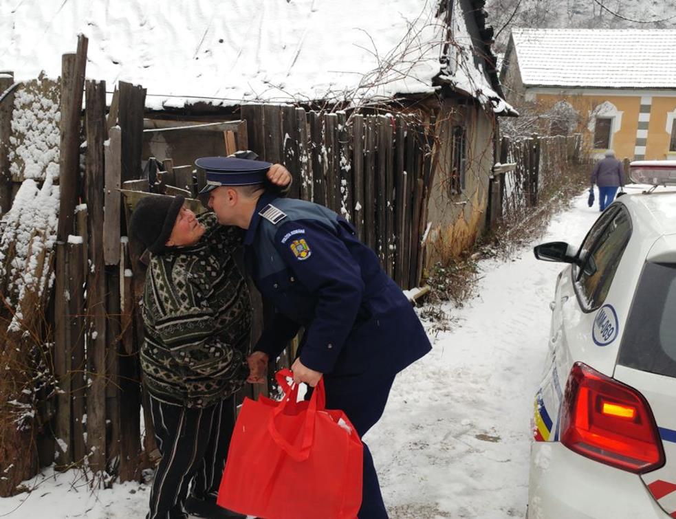 Misiune emoționantă pentru polițiștii băimăreni, în prag de Crăciun