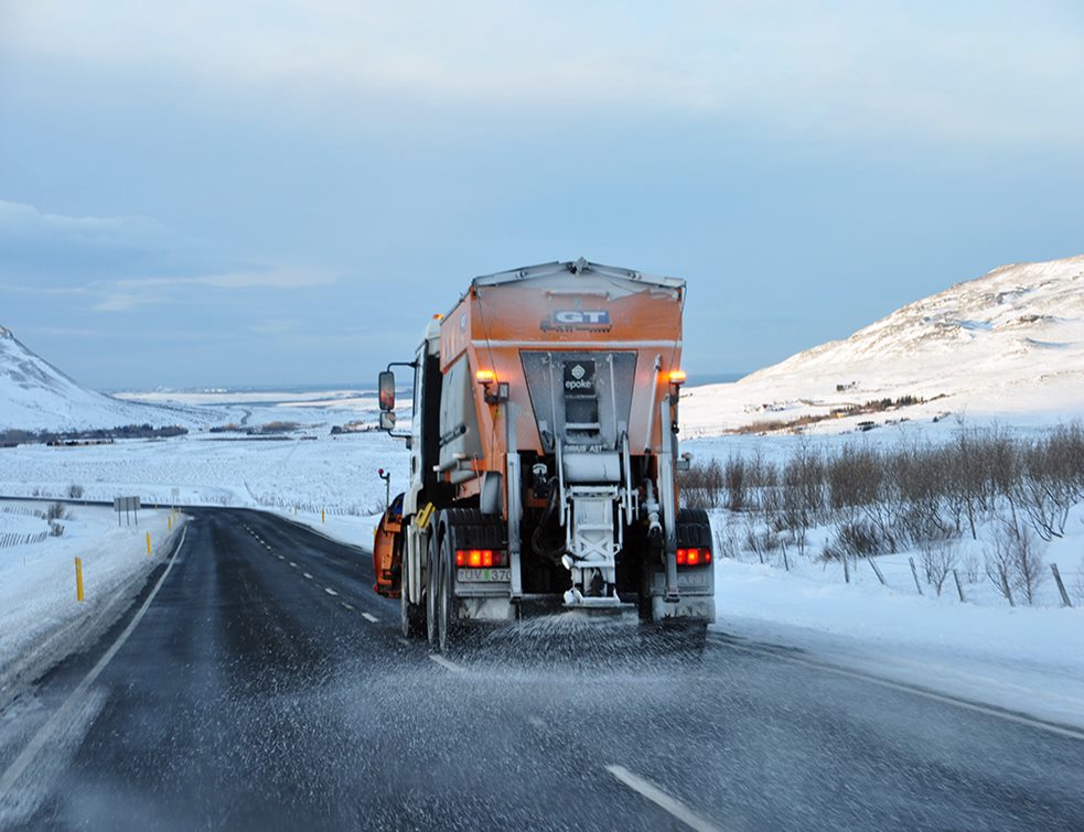 Peste 20 de utilaje, în intervenție pe drumurile din județ