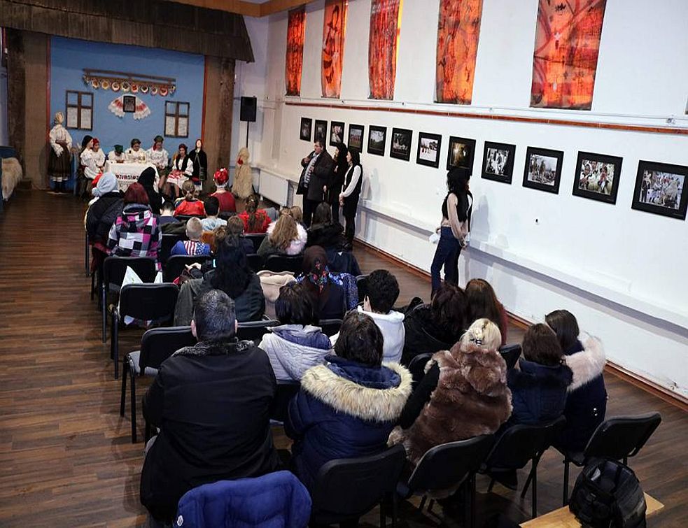 Lecţie de istorie la muzeu. Elevii de la două şcoli din Baia Mare, au pus în scenă evenimentele de la 1859 – FOTO