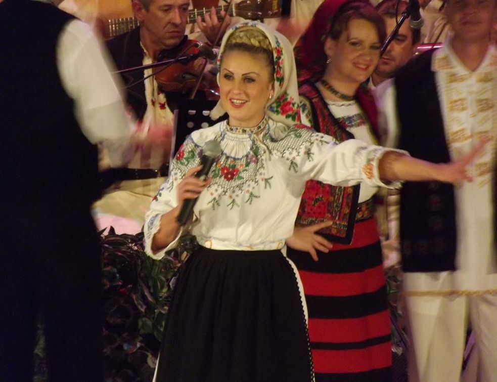 „Joc în sat”, un spectacol realizat de Ansamblul Naţional Transilvania. Când va avea loc spectacolul