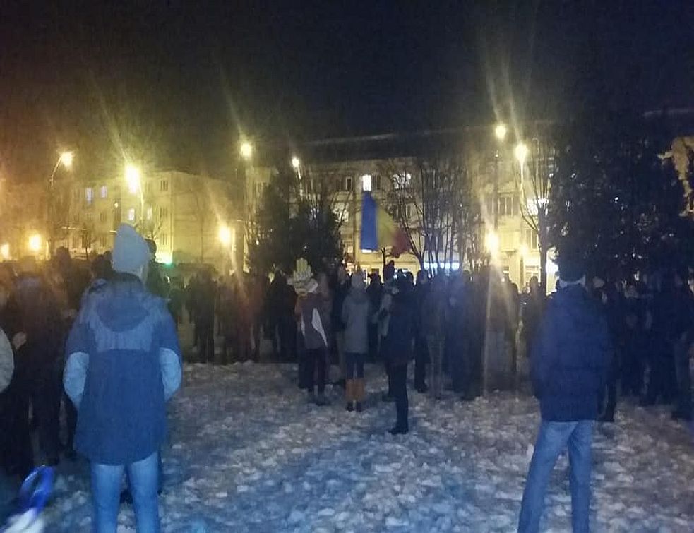 Băimărenii au ieşit în stradă. Câteva zeci de protestatari în centrul oraşului