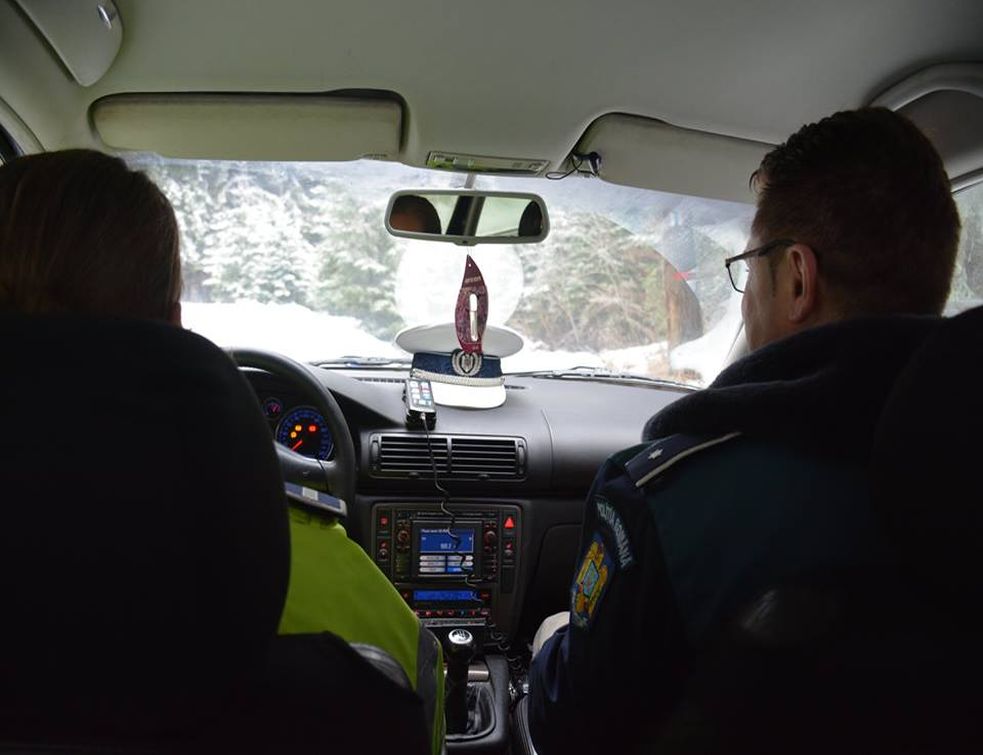 Baraje pe şoselele din Maramureş. Află de ce stau poliţiştii în trafic