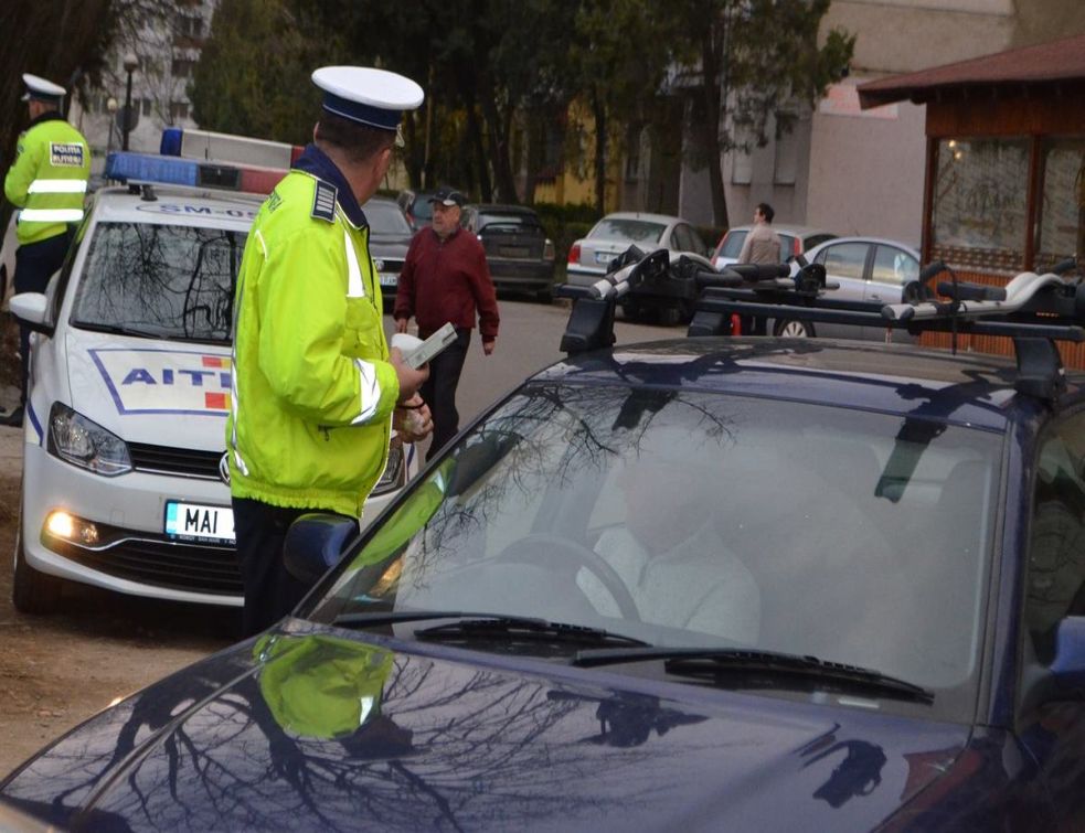 Razie de amploare într-un oraş din Maramureş. Ce au descoperit poliţiştii