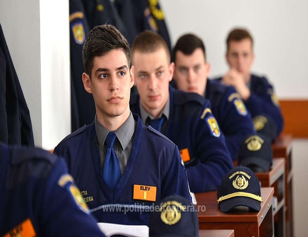 281 de elevi declaraţi admişi la examenul organizat la şcoala de Pregătire a Agenţilor Poliţiei de Frontieră ‘Avram Iancu’ Oradea