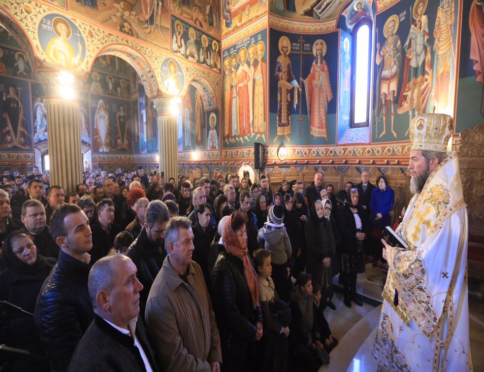 Zi specială la Rohia. Sute de credincioşi s-au adunat la aşezământul monahal – FOTO