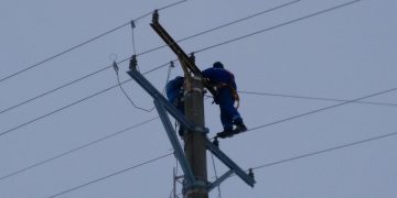 Furtuna a lăsat în beznă mii de maramureșeni