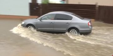 Ploaia a făcut prăpăd. Circulația a fost oprită!