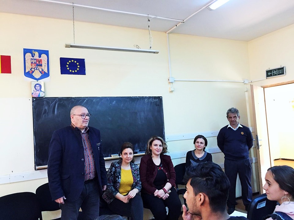 Riscurile și efectele negative ale consumului de droguri, prezentate elevilor Școlii Gimnaziale din Chelința