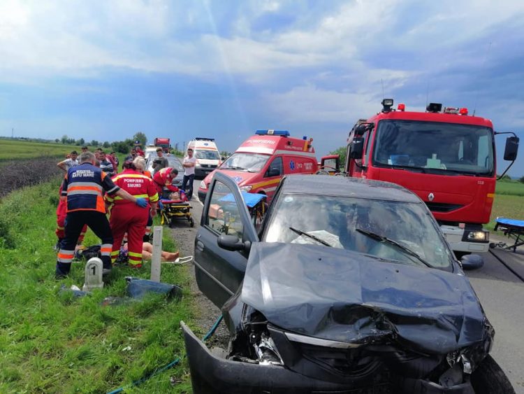 Grav accident, cu persoane încarcerate, între Botiz și Ciuperceni – FOTO