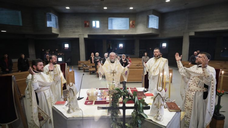 Liturghie Arhierească în Parohia românească ortodoxă „Sfântul Gheorghe” din Berna, Elveţia