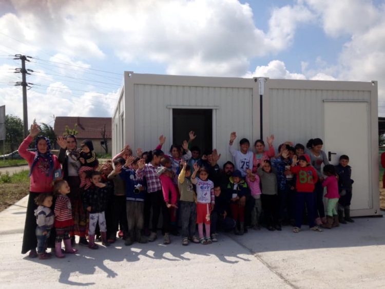 Trei ONG-uri din Baia Mare și-au propus să reconstruiască comunitatea din Pirita