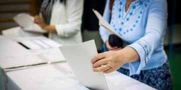 Prezenţă record la o secţie de votare: BEC anunţă că până la ora 11.30 aproape 75% din alegători şi-au exprimat votul