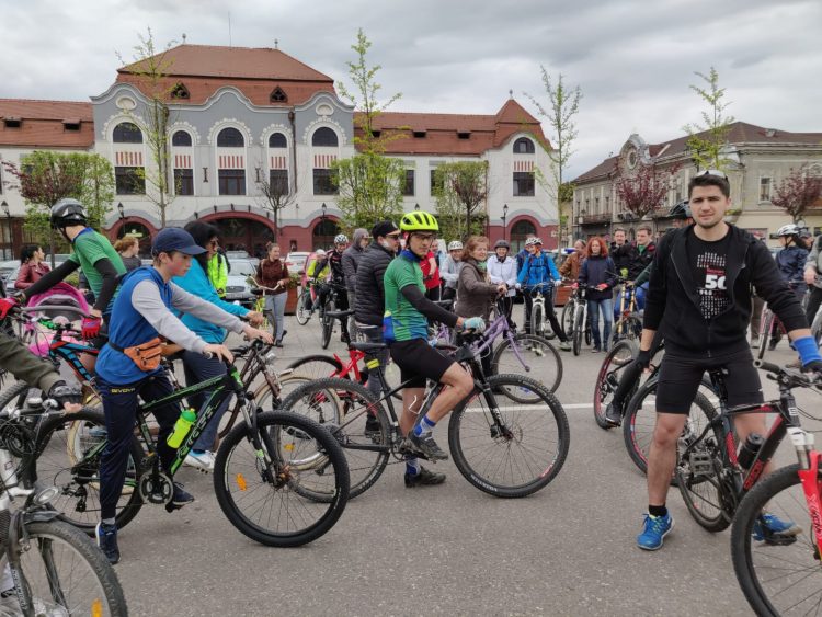Rotaract TEAM Baia Mare și MiBo Adventures vor face 1.000 de kilometri pe bicicletă pentru cauza bolnavilor de amiotrofie spinală