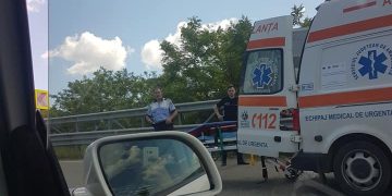 Motocicletă făcută praf pe Mesteacăn