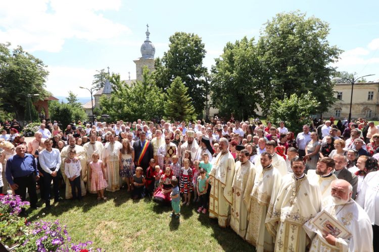Sfânta Liturghie la Mănăstirea „Sfinții Petru și Pavel” Bixad