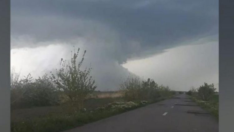 Vreme groaznica peste Maramures. Codul galben continua