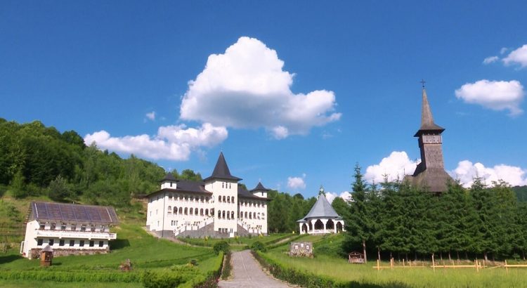 Duminica la Mănăstirea Ruoaia din Lăpușul Românesc