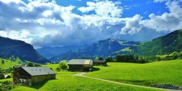 Românii primesc, de la 1 iunie, drept de liberă circulație în cea mai bogată țară din afara UE