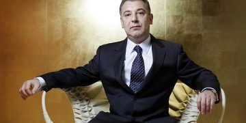 Cine este românul care a corupt familia prezidenţială din Senegal