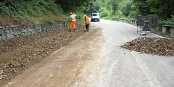 Pe aici nu se trece! Şoferii, sfătuiţi să evite Pasul Gutâi