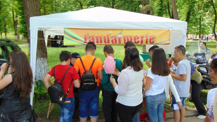 Jandarmii maramureşeni la Orăşelul Copiilor