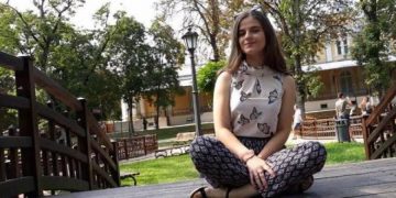 Dialogul Alexandrei cu polițistul de la 112 îți dă fiori: Vine și mă bate iară. M-a violat!