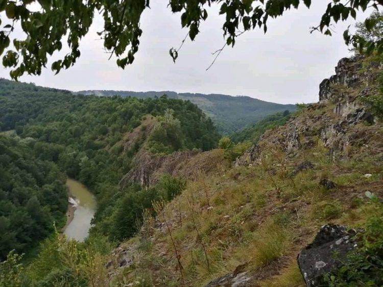 Săpături arheologice în Cheile Lăpuşului – foto