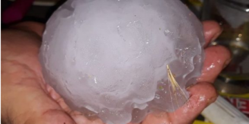 Fenomene meteorologice extreme. Grindină cât portocala