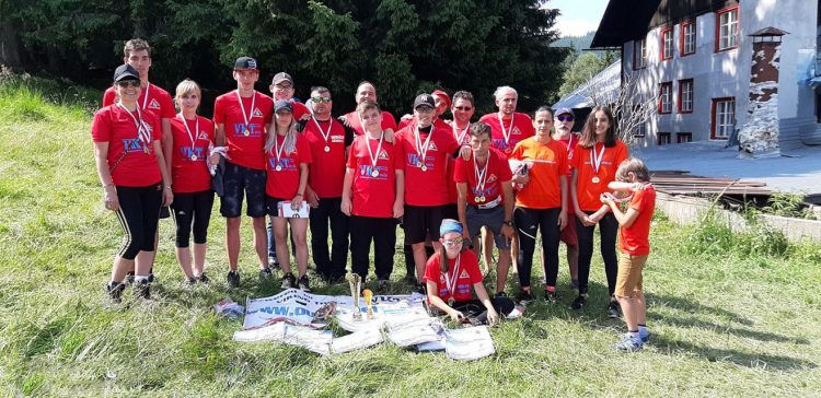 Iubitorii de drumeții montane, invitați să cucerească Masivul Postăvaru