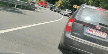 Pasul Gutâi, blocat! Coloanele de maşini se întind pe kilometri – FOTO