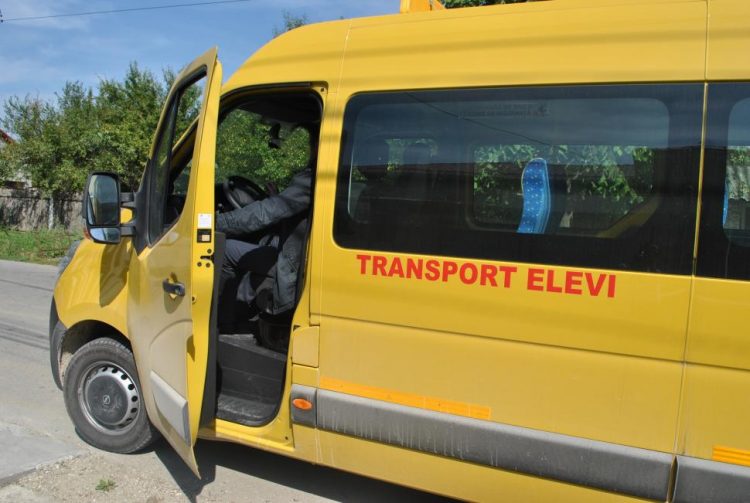 Microbuzele școlare sunt atent verificate în această perioada de Poliția Rutieră