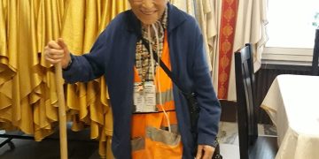 Puterea voinței: După 1000 de kilometri pe jos, o pelerină în vârstă de 95 de ani ajunge la destinație