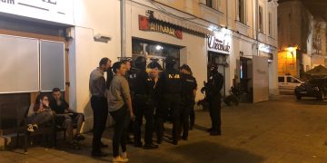 ULTIMA ORĂ: Razie în mai multe localuri din Centrul Vechi – FOTO