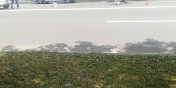 Biciclist accidentat de o maşină în Baia Mare, pe Bd. Decebal – FOTO