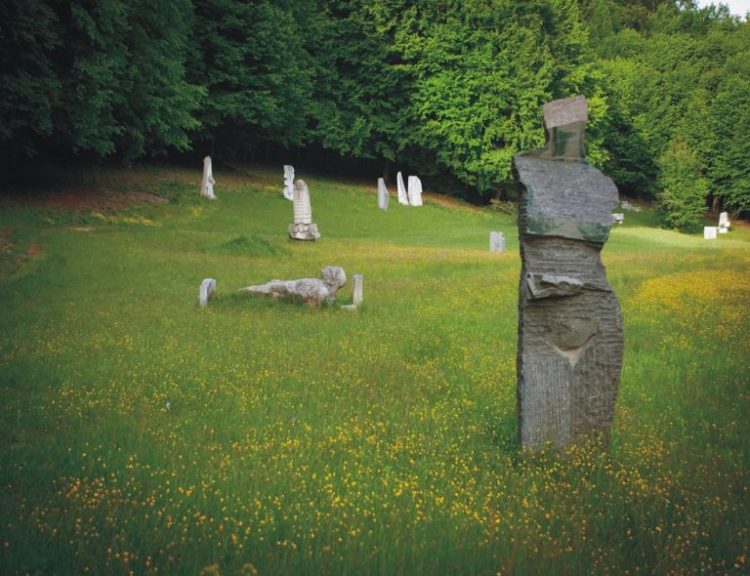 Locul care găzduiește peste 10 mii de piese de artă contemporană se află în Marmaureș