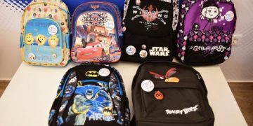 Cadou pentru bobocii băimăreni – 1.500 ghiozdane și rechizite școlare