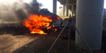 Un tânăr s-a sinucis dându-şi foc în maşină. El a postat înainte un video pe Facebook în care îşi explica gestul