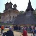 Greco-catolicii merg la Nicula, dar nu la mănăstire: „Nici prin moaştele sale, Fericitul Arhiereu Iuliu nu este invitat de actuala administrare”
