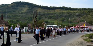 Cu Fericitul Episcop Iuliu Hossu, spre Maica Sfântă de la Nicula, pe drumul credinţei