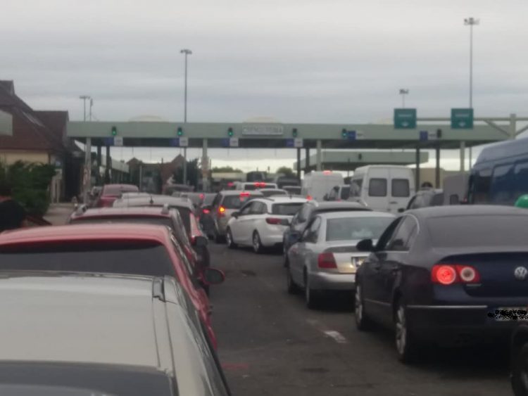 300.000 de persoane au intrat în țară în luna martie