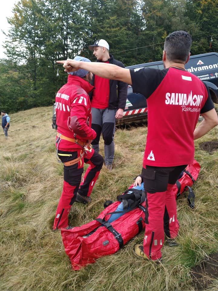 Turistă de 19 ani grav rănită, salvată de la Mogoșa – FOTO