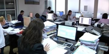 Liberalii pun biciul pe români. Propun șase zile lucrătoare pe săptămână