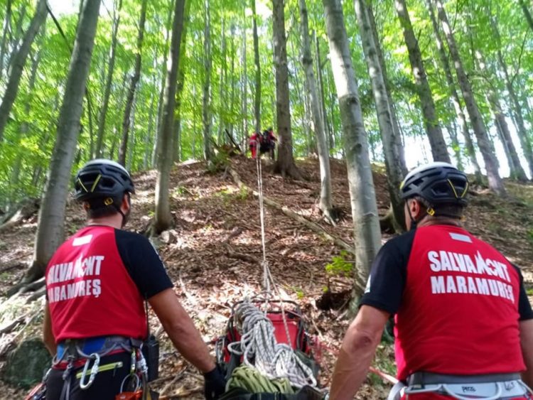 Turistul rătăcit în Munţii Rodnei a fost găsit de salvamontiştii borşeni