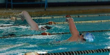 S-a dat start maratonului de 24 de ore de înot