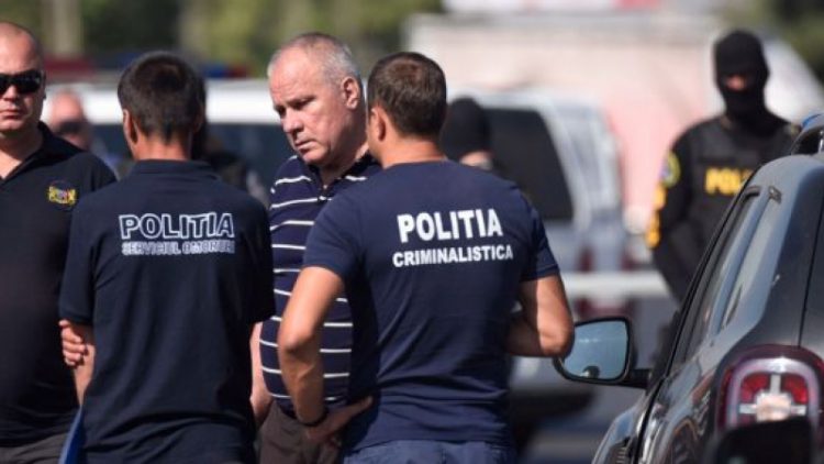 Procurorii DIICOT l-au dus pe Dincă la Caracal pentru reconstituire. Ce a făcut criminalul timp de două zile