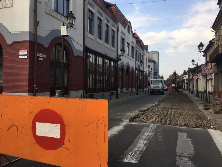 Atenţie, şoferi! Un tronson de pe strada Gh. Şincai a intrat în reparaţii – FOTO